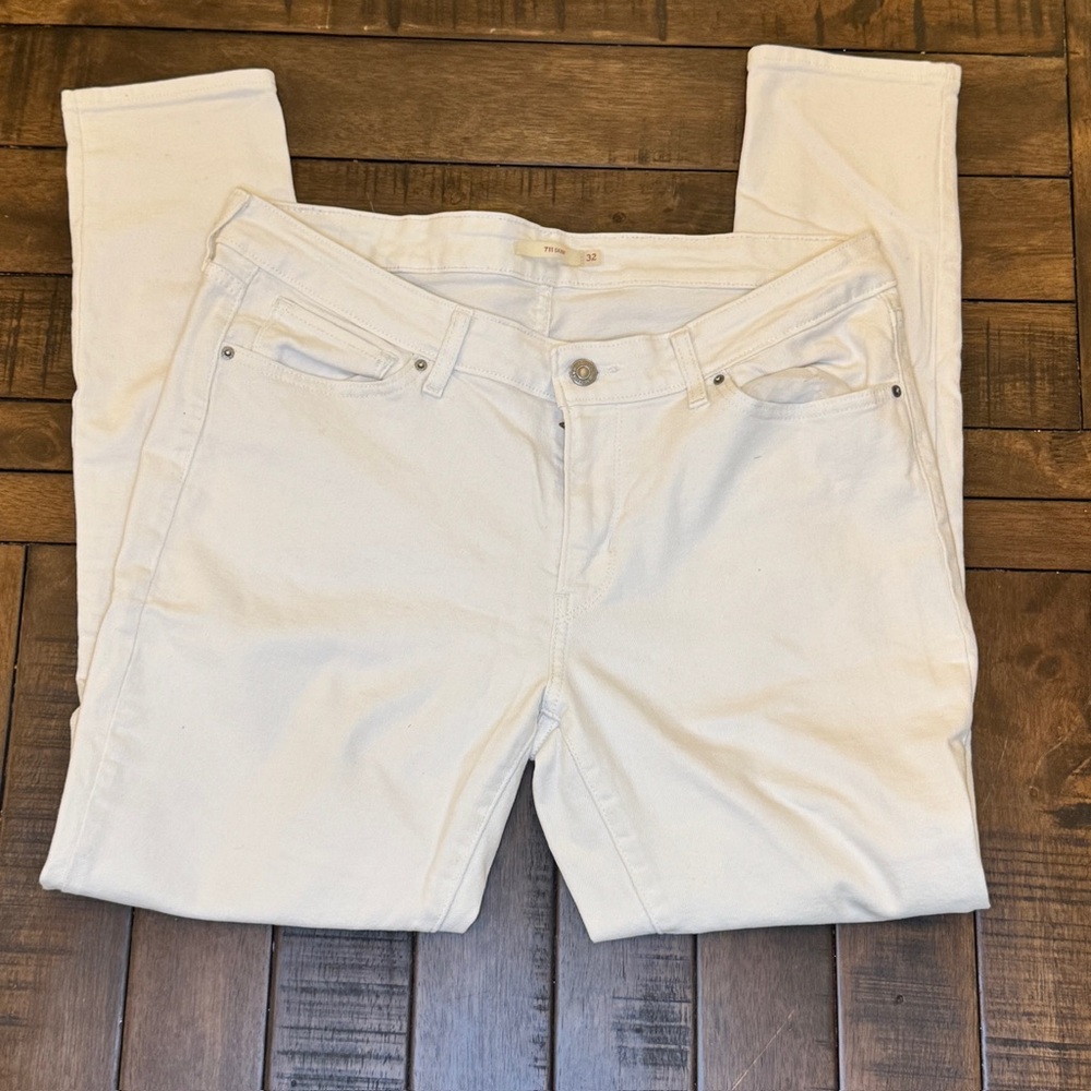 Levi's Women's 711 Skinny Leg Jeans in White